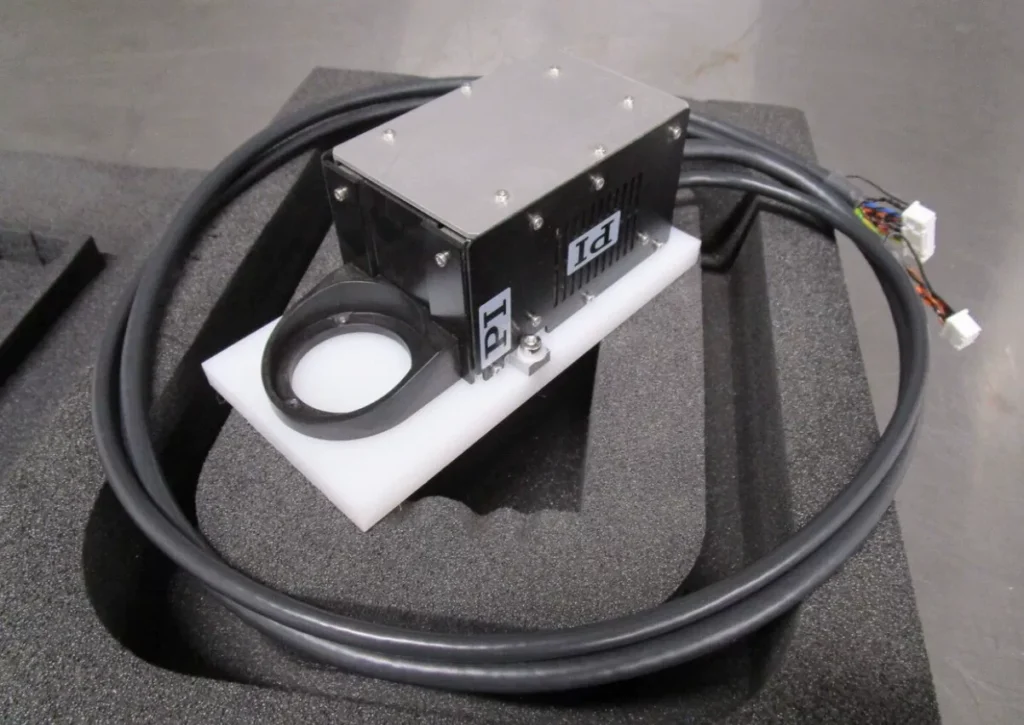 PI Physik Instrumente V-333K
