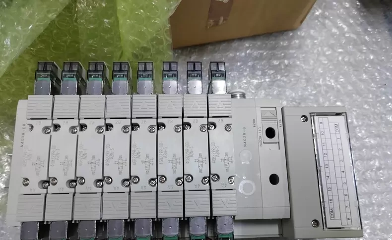 CKD MN4GB220R-C6-T10-8-3 Pneumatic valve thumbnail