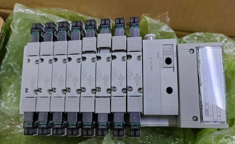CKD MN4GB220R-C6-T10-8-3 Pneumatic valve thumbnail