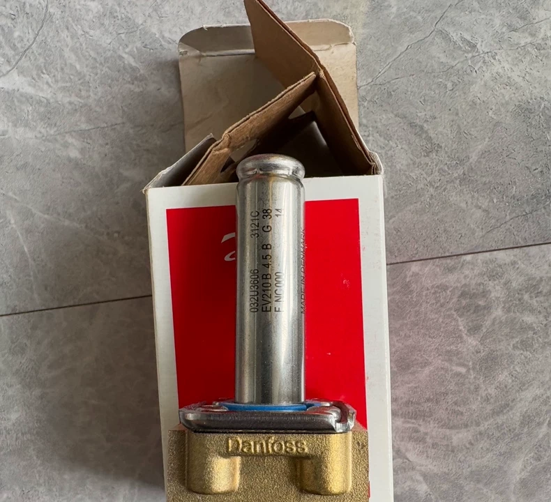 Danfoss EV210B 032U3606 Solenoid Valve thumbnail