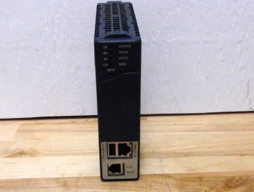 GE FANUC IC695CPE305 Industrial controller