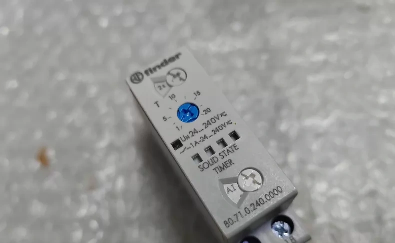Finder 80.71.0.240.0000 Timer module thumbnail