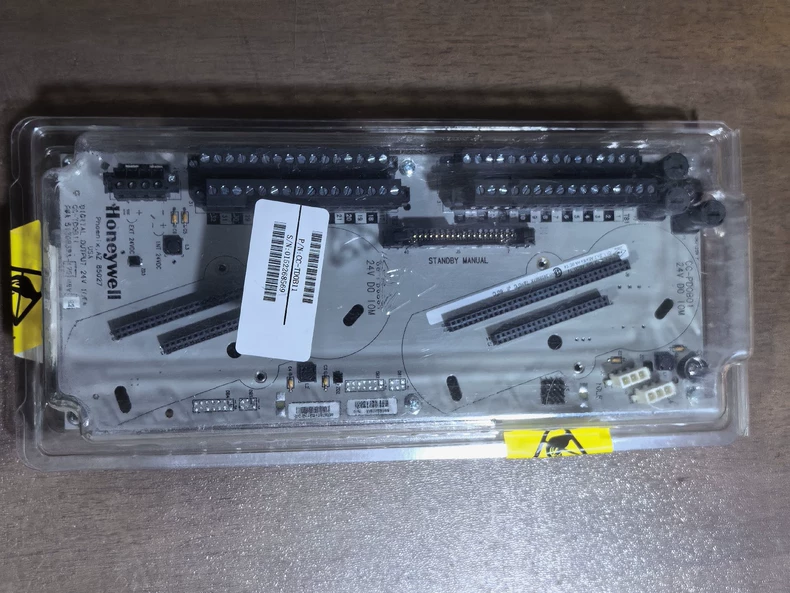 Honeywell CC-TDOB11 Module Base thumbnail