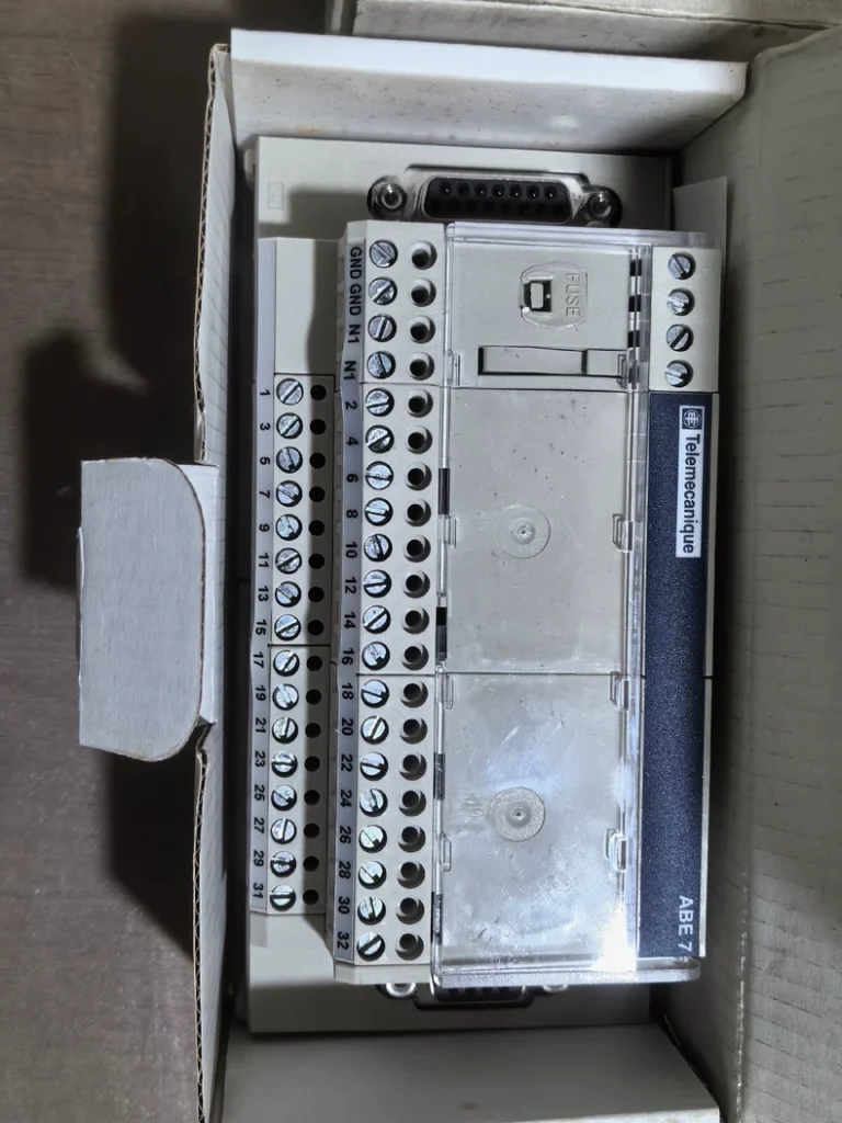 Telemecanique ABE7-CPA01 Module