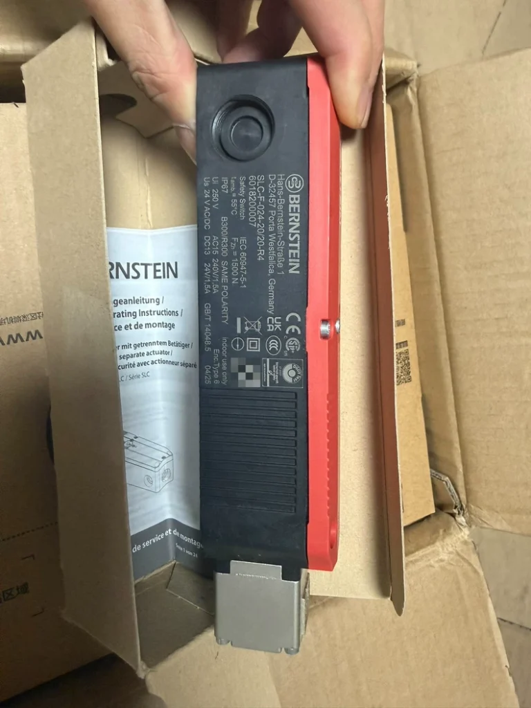 BERNSTEIN SLC-F-024-20/20-R4 Safety Switch thumbnail