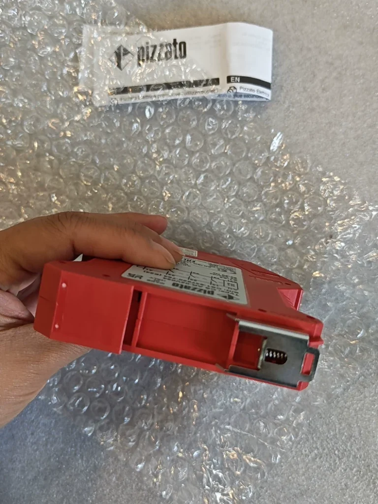 PIZZATO CS AR-05V024 safety module and relay thumbnail
