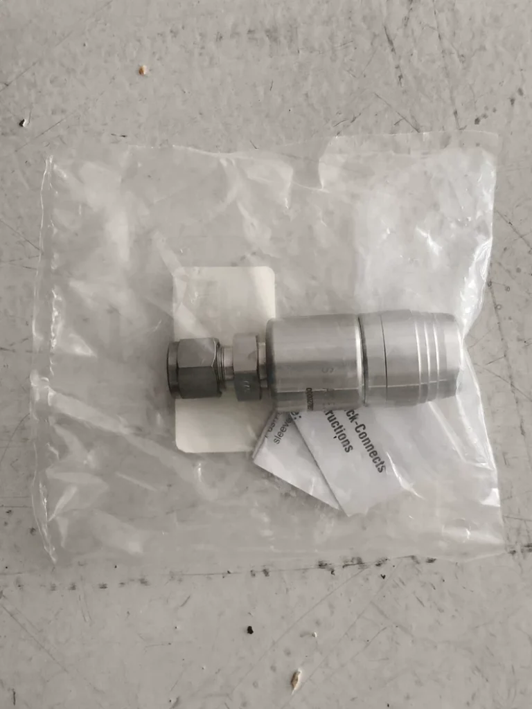 Swagelok SS-QTM2A-B-600 quick-connect coupling body thumbnail