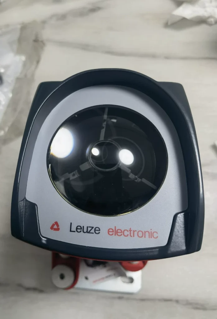 LEUZE AMS 304i 40 50113677 Optical Distance Sensor thumbnail