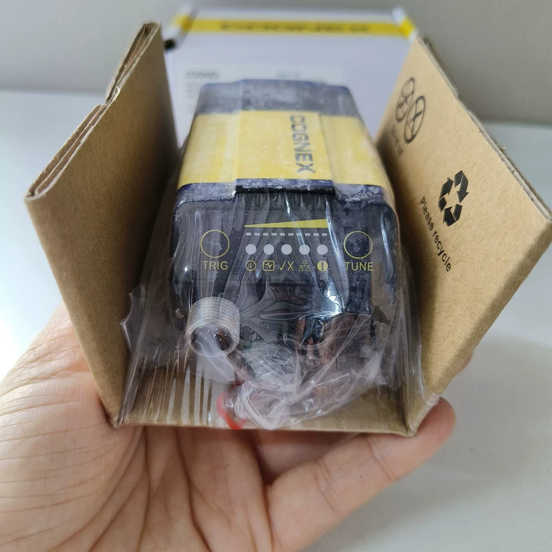 COGNEX DRM-374X-LR industrial barcode reader thumbnail