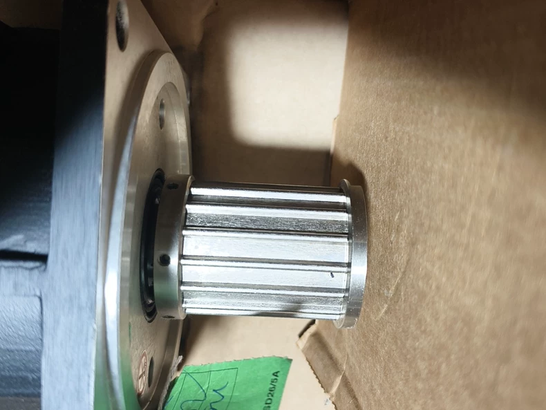 SEM HR142E6-88S Servo Motor thumbnail
