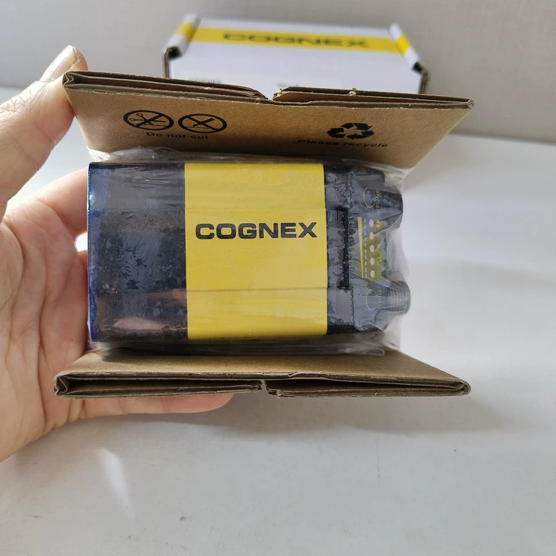 COGNEX DRM-374X-LR industrial barcode reader thumbnail