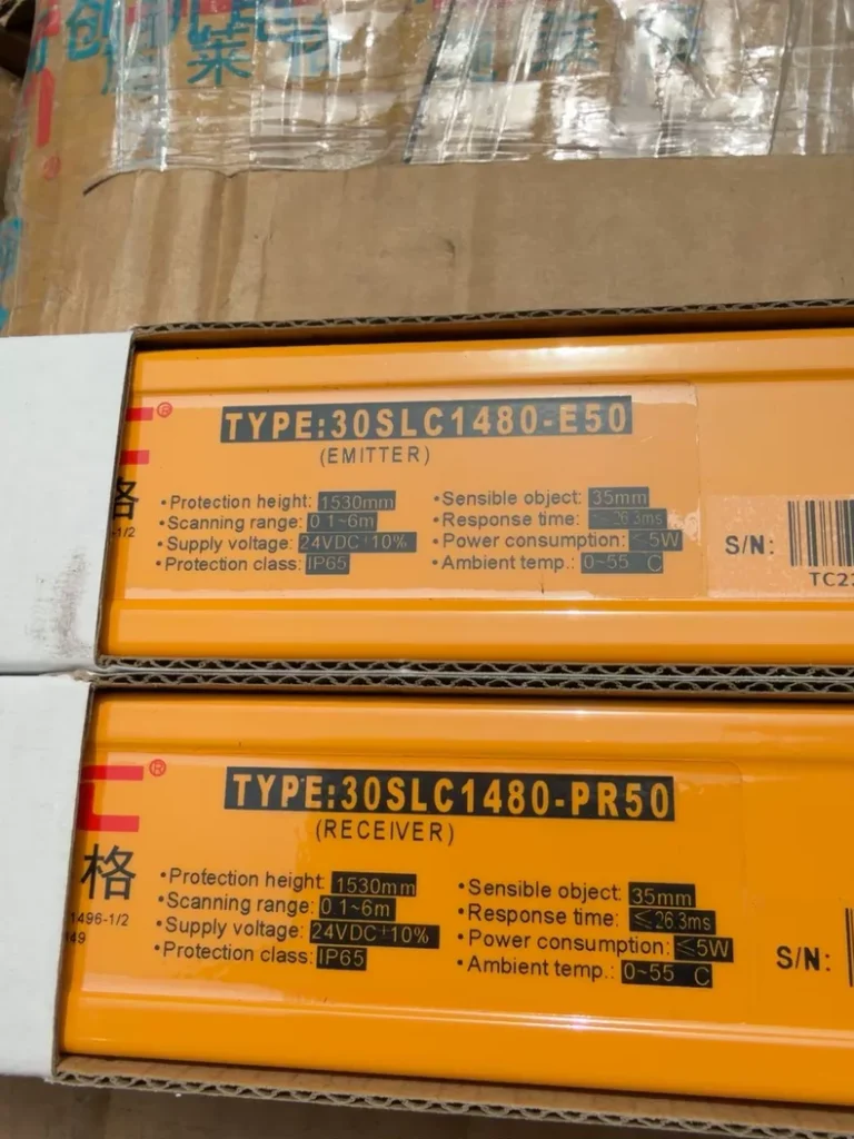 SLC 30SLC1480-E50 30SLC1480-PR50 safety light curtain thumbnail