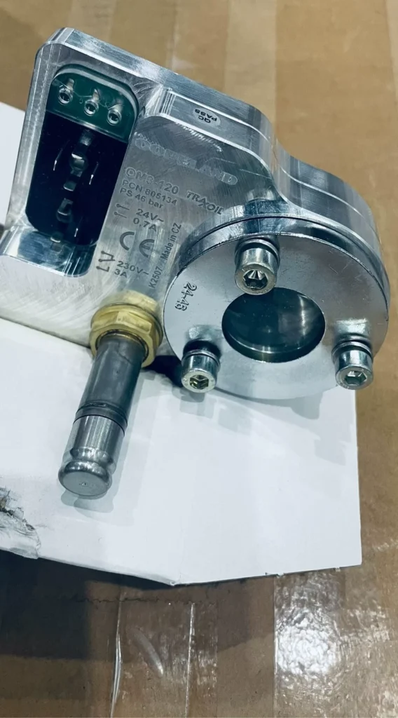Emerson OM3-120LC electronic oil level balancer