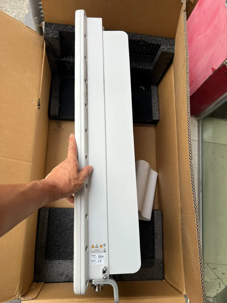 Nokia 5G AAU AEQY 475538A.101 antenna unit thumbnail