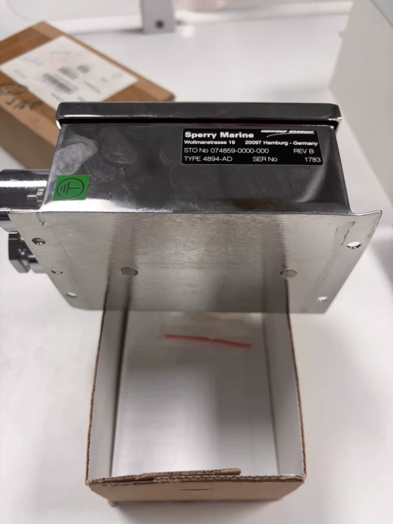 Sperry Marine 074859-0000-000 Gyro Repeater Terminal Box thumbnail