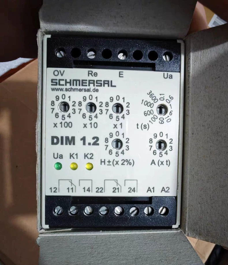 Schmersal DIM 1.2 230VAC 101125036 Safety Relay thumbnail