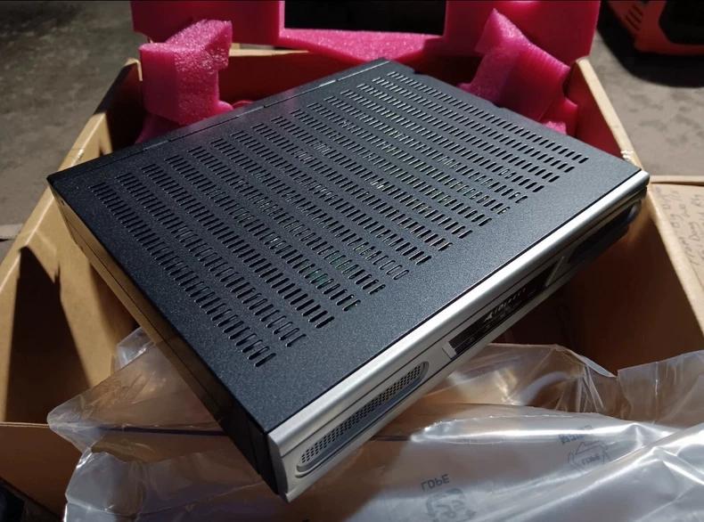 iDirect Evolution X5 Satellite Router thumbnail