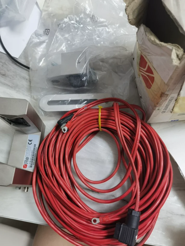 RE SU.5/B-50 ultrasonic edge sensor