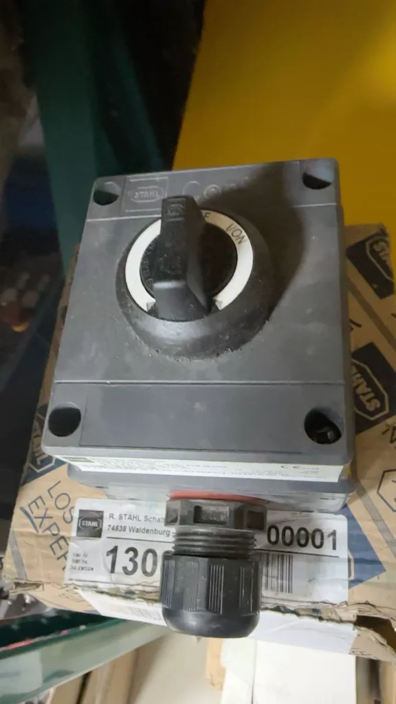 STAHL 8040/1180X-26M01SA05 explosion-protected selector switch thumbnail