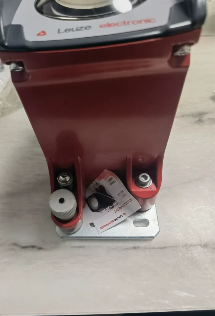 LEUZE AMS 304i 40 50113677 Optical Distance Sensor thumbnail