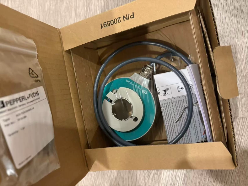 Pepperl+Fuchs ENI90PL-H30JA5-1024UD1-RC1 rotary encoder thumbnail