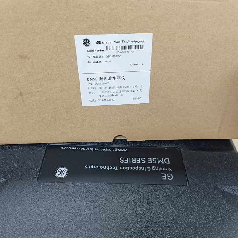 GE DM5E Corrosion Thickness Gauges with sensor DA501 thumbnail