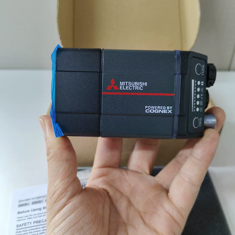 Mitsubishi CF37-SR industrial code reader thumbnail